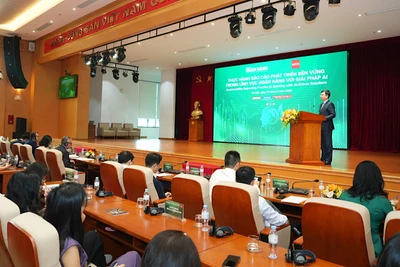 Toàn cảnh cuộc tọa đàm. 