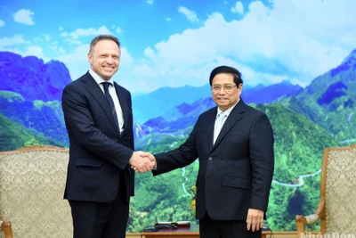 Thủ tướng Phạm Minh Chính tiếp Bộ trưởng Nông nghiệp, Chủ quyền lương thực và Lâm nghiệp Italia Francesco Lollobrigida. (Ảnh: Trần Hải)