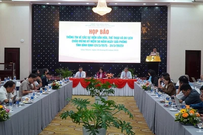 Quang cảnh buổi họp báo.