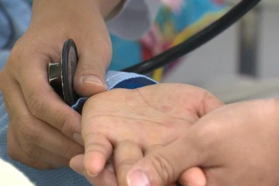 Bệnh sởi có hệ số lây lan nhanh hơn Covid-19 nên cần kiểm soát dịch tại cộng đồng và tăng cường công tác tiêm chủng chủ động.