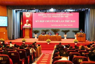 Toàn cảnh kỳ họp Hội đồng nhân dân tỉnh Tuyên Quang.