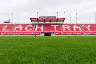 Sân Lạch Tray đã được nâng cấp hoàn thiện, đủ tiêu chuẩn tổ chức các trận đấu quốc tế quan trọng. (Ảnh: QM)