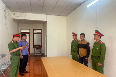 Cơ quan điều tra công bố quyết định khởi tố bị can Chiến.