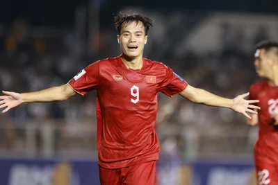 Văn Toàn mở tỷ số ở phút 16. (Ảnh: Hải Hoàng)