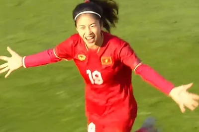 Thanh Nhã ghi bàn thắng lịch sử vào lưới đội tuyển nữ Đức ở phút bù giờ cuối cùng. 