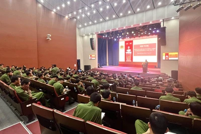 Hội nghị thông tin tuyên truyền phòng, chống tội phạm, bảo đảm an ninh trật tự trên địa bàn do Công an tỉnh Bình Dương tổ chức. 