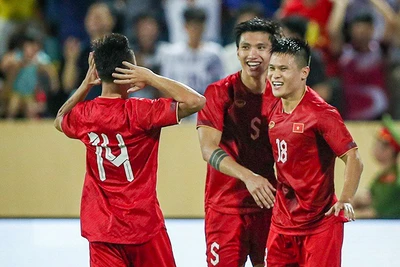 Phạm Tuấn Hải (số 18) ghi bàn mở tỷ số ở phút 49. (Ảnh: VFF)