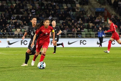 Đội trưởng Huỳnh Như không có nhiều cơ hội trên mặt trận tấn công. (Ảnh: VFF)