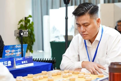 Kỳ thủ Lại Lý Huynh.