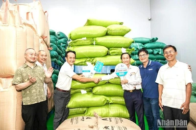 Các đơn vị tham gia đấu giá trong cuộc đấu giá cà-phê đặc sản đầu tiên tại Việt Nam năm 2023.