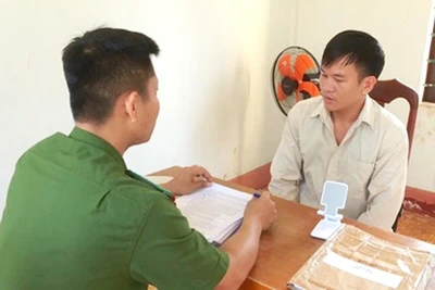 Đối tượng Đinh Đức Trọng tại cơ quan Công an.