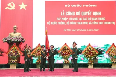 Đại tướng Phan Văn Giang trao Quân kỳ Quyết thắng cho Cục Chính sách-Xã hội, Tổng cục Chính trị Quân đội nhân dân Việt Nam Việt Nam. Ảnh Bộ Quốc phòng