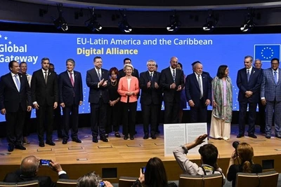 Các nhà lãnh đạo Châu Âu và Cộng đồng các quốc gia Mỹ Latinh và Caribe tại Hội nghị thượng đỉnh EU-CELAC, tại Brussels, Bỉ, ngày 17/7/2023. Ảnh: AFP/TTXVN