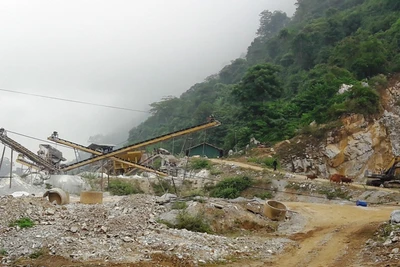 Khai thác, chế biến đá làm vật liệu xây dựng tại miền núi Thanh Hóa đáp ứng nhu cầu dân sinh, thi công xây lắp hạ tầng kỹ thuật.