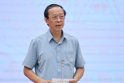 Thứ trưởng Giáo dục và Đào tạo Phạm Ngọc Thưởng tại Họp báo Chính phủ thường kỳ tháng 8. (Ảnh: VGP/Nhật Bắc)