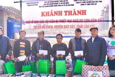 Khánh thành nhà ở cho các hộ dân bị thiệt hại do bão số 3 (siêu bão Yagi) tại xã Pa Cheo (huyện Bát Xát, tỉnh Lào Cai).