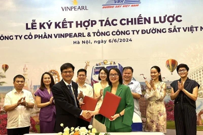 Tổng công ty Đường sắt Việt Nam ký thỏa thuận hợp tác chiến lược với Công ty cổ phần Vinpearl nhằm thúc đẩy phát triển các điểm đến du lịch tại Việt Nam.