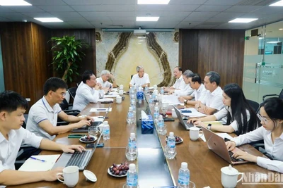 Một cuộc họp của Hội đồng cố vấn Tập đoàn Đèo Cả bàn phương án triển khai dự án, công trình mới.