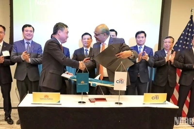 Vietnam Airlines và Ngân hàng Citi (Hoa Kỳ) ký Biên bản ghi nhớ (MOU) về cam kết tài trợ vốn trị giá từ 560 triệu USD trở lên cho các dự án đầu tư chiến lược của Vietnam Airlines.