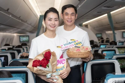 Phục vụ mỗi chuyến bay yêu thương đều có các tiếp viên hàng không là những cặp vợ chồng đã cùng nhau gắn bó với bầu trời từ khi còn rất trẻ.