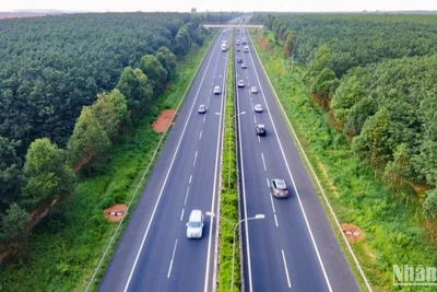 Bộ Xây dựng phấn đấu hoàn thành gần 1.200km đường cao tốc trong năm nay. 