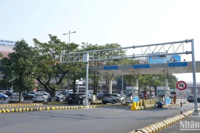 Cảng Hàng không quốc tế Nội Bài chính thức áp dụng thu phí không dừng tại tất cả các làn vào ra cả hai nhà ga.