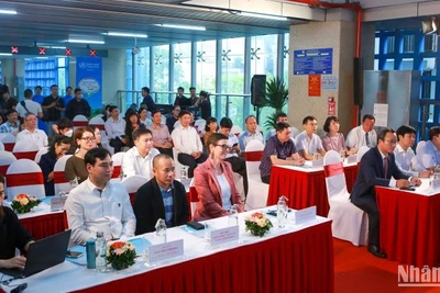 Các đại biểu dự lễ phát động hưởng ứng Tuần lễ ATGT đường bộ toàn cầu lần thứ 7 do Liên hợp quốc phát động.