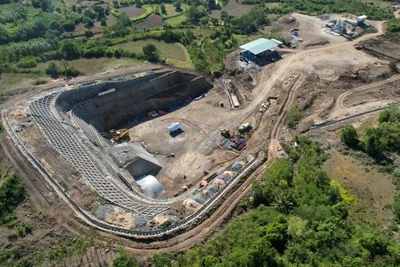 Hầm Tuy An thuộc gói thầu XL01, dự án cao tốc Chí Thạnh-Vân Phong, có chiều dài hơn 1 km.