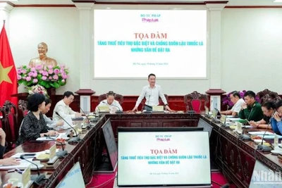 Toàn cảnh tọa đàm “Tăng thuế tiêu thụ đặc biệt và chống buôn lậu thuốc lá - những vấn đề đặt ra” tổ chức mới đây tại Hà Nội.