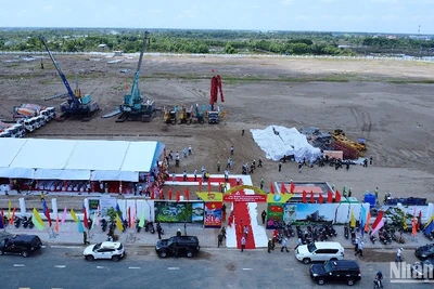 Khu vực khởi công Dự án bệnh viện 1.200 giường bệnh tại Cà Mau vào sáng 19/4. 