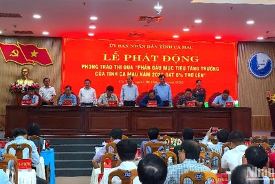 Lễ phát động Phong trào thi đua “Phấn đấu tăng trưởng GRDP tỉnh Cà Mau năm 2025 đạt 8% trở lên”.