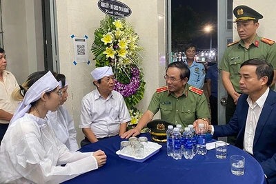 Lãnh đạo thành phố Đà Nẵng thăm hỏi, chia buồn với gia đình nạn nhân Trần Minh Thành.