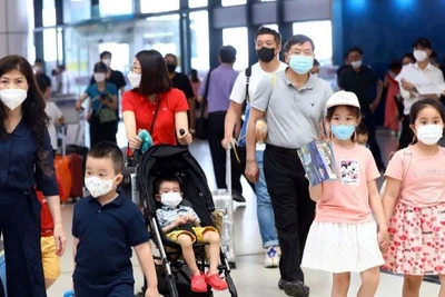 Nội Bài phục vụ hơn 109 nghìn lượt khách ngày cao điểm nhất dịp hè.