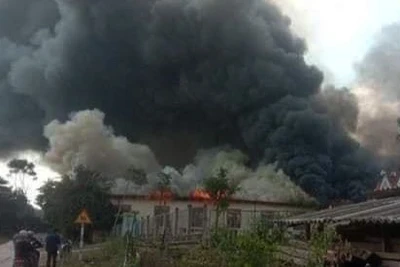 Thời điểm xảy ra cháy có 5 học sinh đang ở trong nhà bán trú. (Ảnh: Người dân cung cấp)