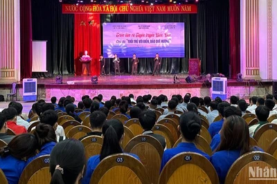 Lễ khai mạc Triển lãm tư liệu, hình ảnh và tuyên truyền “Tuổi trẻ với biển đảo quê hương”.