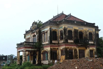 Ngôi biệt thự cổ ở Biên Hòa, Đồng Nai đến nay tròn 100 năm tuổi. (Ảnh THIÊN VƯƠNG)