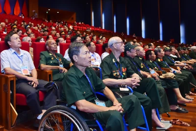 Các đại biểu thương binh dự Hội nghị tri ân người có công với cách mạng năm 2024. (Ảnh: THỦY NGUYÊN)