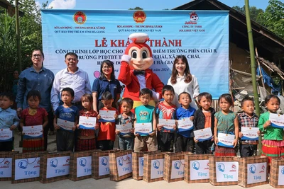 Hoạt động hỗ trợ trẻ em ở địa bàn khó khăn của tỉnh Hà Giang (cũ) của Quỹ Bảo trợ trẻ em Việt Nam.