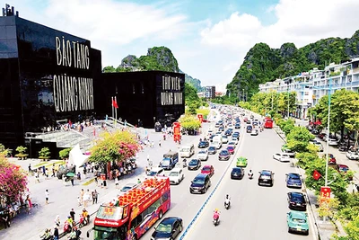 Thành phố Hạ Long ngày càng phát triển năng động, xứng đáng là trung tâm kinh tế của tỉnh Quảng Ninh.