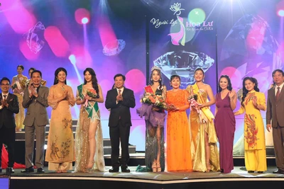 Quang cảnh Cuộc thi "Người đẹp Hoa Lư".