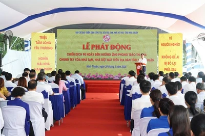 Quang cảnh buổi lễ phát động.