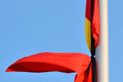 [Video] Treo cờ rủ Quốc tang đồng chí Khamtay Siphandone