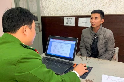 Đối tượng Ninh Ngọc Khánh tại cơ quan Công an.