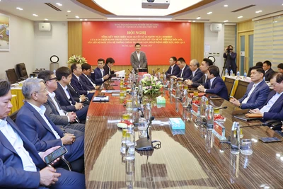 Toàn cảnh hội nghị.