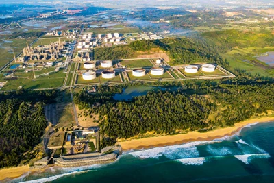 Toàn cảnh Nhà máy Lọc dầu Dung Quất.