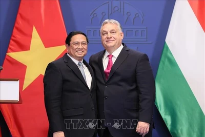 Thủ tướng Phạm Minh Chính và Thủ tướng Hungary Viktor Orbán tại cuộc họp báo sau hội đàm, chiều 18/1 (giờ địa phương). (Ảnh: Dương Giang/TTXVN)