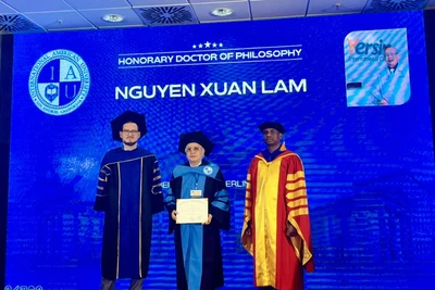 Tiến sĩ, bác sĩ, cựu chiến binh Nguyễn Xuân Lam là 1 trong 10 người Việt xuất sắc được nhận bằng Tiến sĩ danh dự do trường Đại học Quốc tế Hoa Kỳ trao tặng.