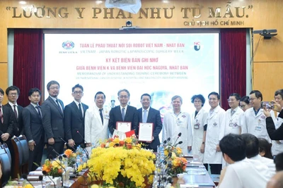 Các đại biểu tham dự buổi ký Biên bản ghi nhớ 