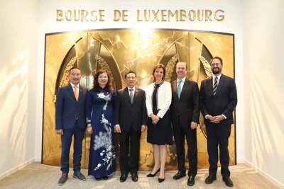 Bộ trưởng Tài chính Hồ Đức Phớc dẫn đầu Đoàn công tác Bộ Tài chính đã thăm, làm việc tại Sở Giao dịch chứng khoán Luxembourg