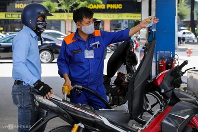 Giá dầu diesel tăng hơn 400 đồng/lít từ 15 giờ chiều nay, 11/9